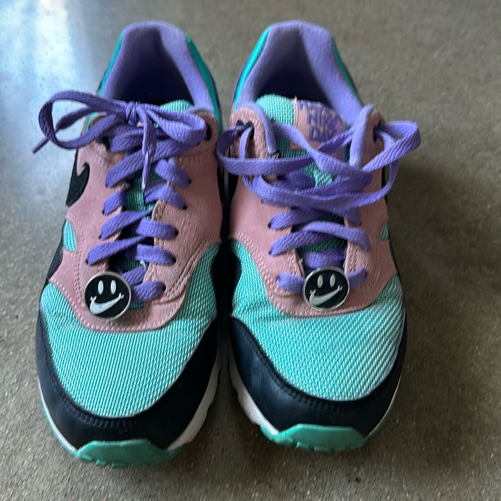 Nike Air Max 1 
Gently Lived/ Loved